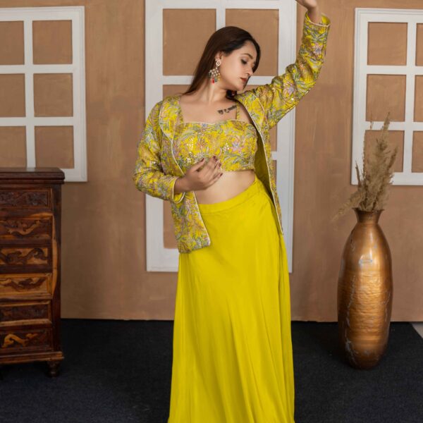 ✨ 𝐓𝐞𝐞𝐣 𝐋𝐮𝐱𝐞 – 𝐒𝐮𝐧𝐧𝐲 𝐘𝐞𝐥𝐥𝐨𝐰 𝐄𝐦𝐛𝐫𝐨𝐢𝐝𝐞𝐫𝐞𝐝 𝐉𝐚𝐜𝐤𝐞𝐭 & 𝐂𝐫𝐨𝐩 𝐓𝐨𝐩 𝐋𝐞𝐡𝐞𝐧𝐠𝐚 𝐒𝐞𝐭 ✨