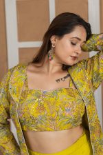 ✨ 𝐓𝐞𝐞𝐣 𝐋𝐮𝐱𝐞 – 𝐒𝐮𝐧𝐧𝐲 𝐘𝐞𝐥𝐥𝐨𝐰 𝐄𝐦𝐛𝐫𝐨𝐢𝐝𝐞𝐫𝐞𝐝 𝐉𝐚𝐜𝐤𝐞𝐭 & 𝐂𝐫𝐨𝐩 𝐓𝐨𝐩 𝐋𝐞𝐡𝐞𝐧𝐠𝐚 𝐒𝐞𝐭 ✨ - Image 4