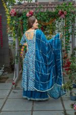 ✨ 𝐓𝐞𝐞𝐣 𝐁𝐥𝐮𝐞 𝐅𝐞𝐬𝐭𝐢𝐯𝐞 – 𝐏𝐫𝐢𝐧𝐭𝐞𝐝 𝐀𝐧𝐚𝐫𝐤𝐚𝐥𝐢 & 𝐒𝐡𝐚𝐫𝐚𝐫𝐚 𝐒𝐞𝐭 𝐰𝐢𝐭𝐡 𝐃𝐮𝐚𝐥 𝐓𝐨𝐧𝐞 𝐒𝐢𝐥𝐤 𝐃𝐮𝐩𝐚𝐭𝐭𝐚 ✨ - Image 3