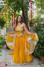 ✨ 𝐓𝐞𝐞𝐣 𝐑𝐚𝐧𝐠 – 𝐌𝐚𝐫𝐢𝐠𝐨𝐥𝐝 𝐏𝐫𝐢𝐧𝐭𝐞𝐝 𝐁𝐮𝐬𝐭𝐢𝐞𝐫 𝐏𝐞𝐩𝐥𝐮𝐦 𝐒𝐡𝐚𝐫𝐚𝐫𝐚 𝐒𝐞𝐭 ✨ - Image 2