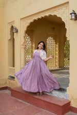 ✨ 𝐓𝐞𝐞𝐣 𝐋𝐮𝐱𝐞 – 𝐋𝐢𝐥𝐚𝐜 𝐅𝐥𝐨𝐰𝐲 𝐌𝐚𝐱𝐢 𝐆𝐨𝐰𝐧 𝐰𝐢𝐭𝐡 𝐄𝐦𝐛𝐫𝐨𝐢𝐝𝐞𝐫𝐞𝐝 𝐉𝐚𝐜𝐤𝐞𝐭 ✨ - Image 2