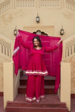 ✨ 𝐓𝐞𝐞𝐣 𝐋𝐮𝐱𝐞 – 𝐑𝐨𝐲𝐚𝐥 𝐏𝐢𝐧𝐤 𝐏𝐞𝐩𝐥𝐮𝐦 𝐓𝐨𝐩 𝐆𝐡𝐚𝐫𝐚𝐫𝐚 𝐒𝐞𝐭 ✨ - Image 4