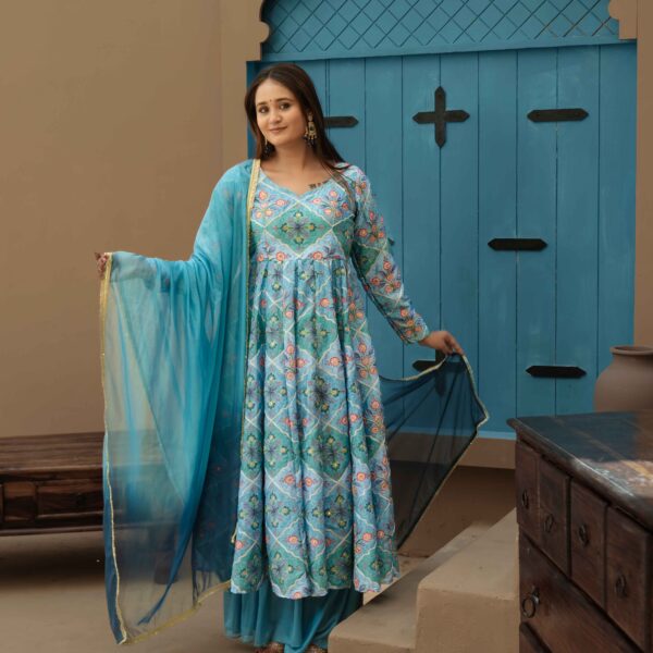 𝐄𝐦𝐛𝐫𝐨𝐢𝐝𝐞𝐫𝐞𝐝 𝐅𝐥𝐚𝐫𝐞𝐝 𝐀𝐧𝐚𝐫𝐤𝐚𝐥𝐢 𝐒𝐞𝐭