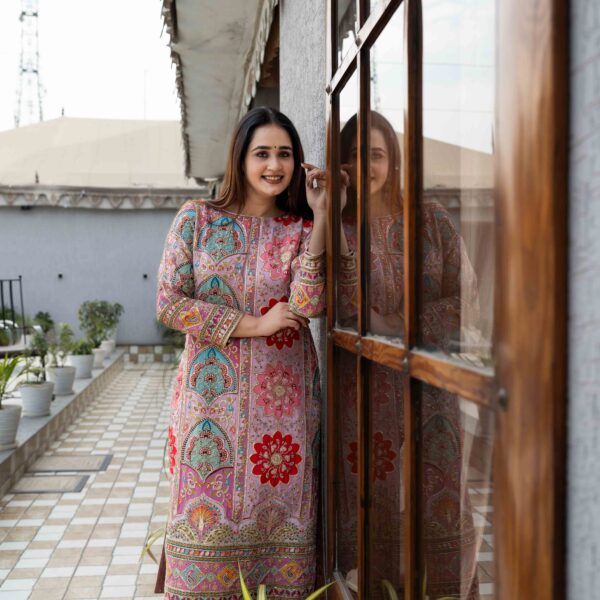 𝐇𝐚𝐧𝐝𝐄𝐦𝐛𝐞𝐥𝐥𝐢𝐬𝐡𝐞𝐝 𝐄𝐭𝐡𝐧𝐢𝐜 𝐊𝐮𝐫𝐭𝐚 𝐒𝐞𝐭 – 𝐏𝐫𝐞𝐦𝐢𝐮𝐦 𝐅𝐞𝐬𝐭𝐢𝐯𝐞 𝐄𝐝𝐢𝐭