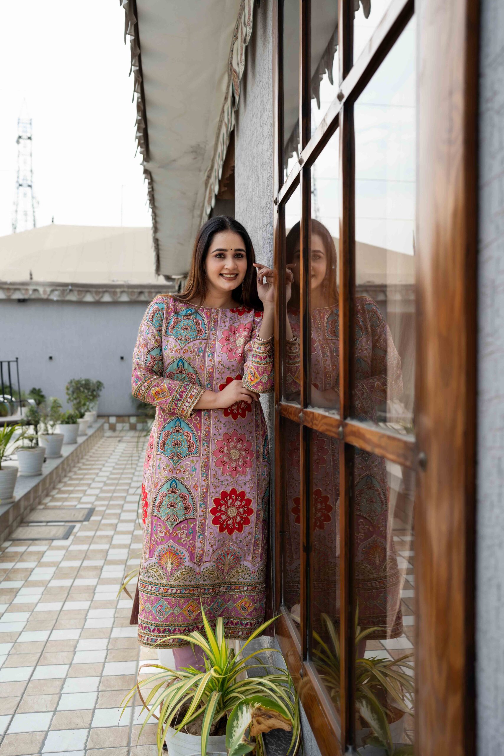 DSC00064-Recovered 𝐇𝐚𝐧𝐝𝐄𝐦𝐛𝐞𝐥𝐥𝐢𝐬𝐡𝐞𝐝 𝐄𝐭𝐡𝐧𝐢𝐜 𝐊𝐮𝐫𝐭𝐚 𝐒𝐞𝐭 – 𝐏𝐫𝐞𝐦𝐢𝐮𝐦 𝐅𝐞𝐬𝐭𝐢𝐯𝐞 𝐄𝐝𝐢𝐭 - Image 1