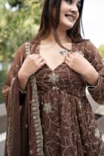 𝐇𝐚𝐧𝐝𝐄𝐦𝐛𝐞𝐥𝐥𝐢𝐬𝐡𝐞𝐝 𝐄𝐭𝐡𝐧𝐢𝐜 𝐊𝐮𝐫𝐭𝐚 𝐒𝐞𝐭 – 𝐏𝐫𝐞𝐦𝐢𝐮𝐦 𝐅𝐞𝐬𝐭𝐢𝐯𝐞 𝐄𝐝𝐢𝐭 - Image 4