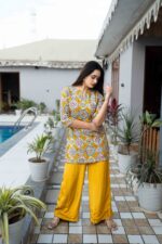 𝐏𝐫𝐢𝐧𝐭𝐞𝐝 𝐂𝐨-𝐎𝐫𝐝 𝐊𝐮𝐫𝐭𝐚 𝐏𝐚𝐧𝐭 𝐒𝐞𝐭 – 𝐏𝐫𝐞𝐦𝐢𝐮𝐦 𝐄𝐭𝐡𝐧𝐢𝐜 𝐂𝐡𝐢𝐜 - Image 4